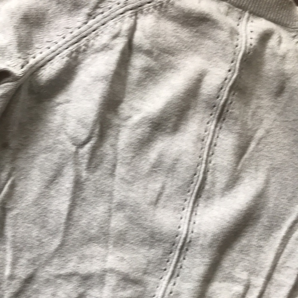 Simple sweater - Picture 6 of 6